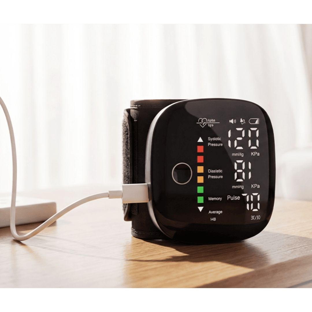 Combo VitalCheck Pro: Monitorea tu presión con precisión clínica en tu muñeca - Gratis Oxímetro